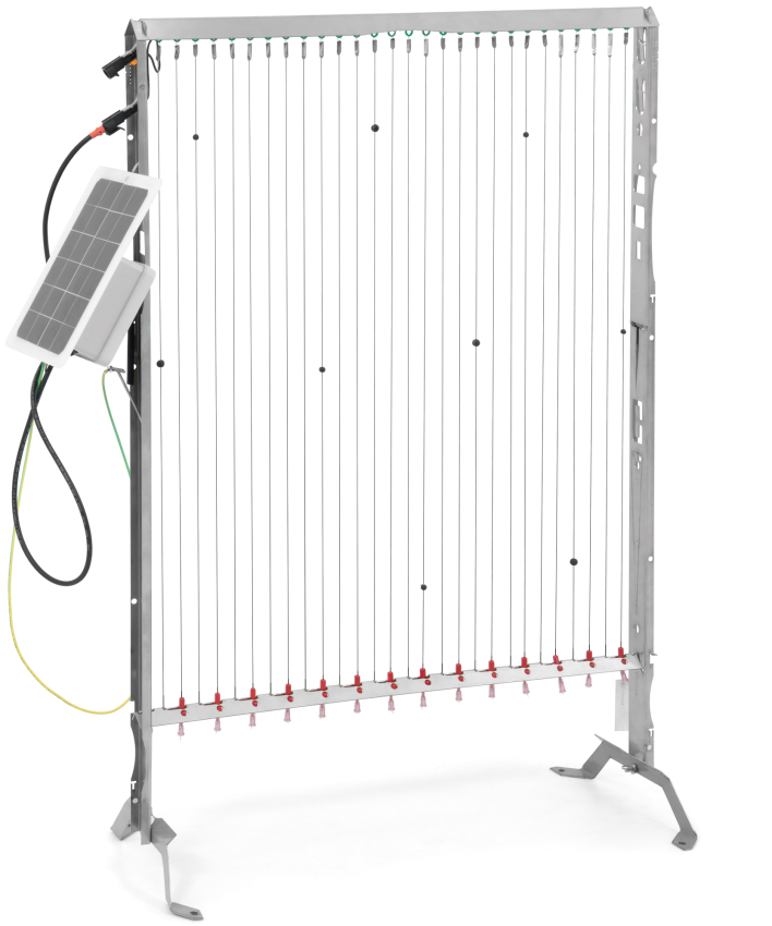 Harfe mit Solarpanel und Wasserschale